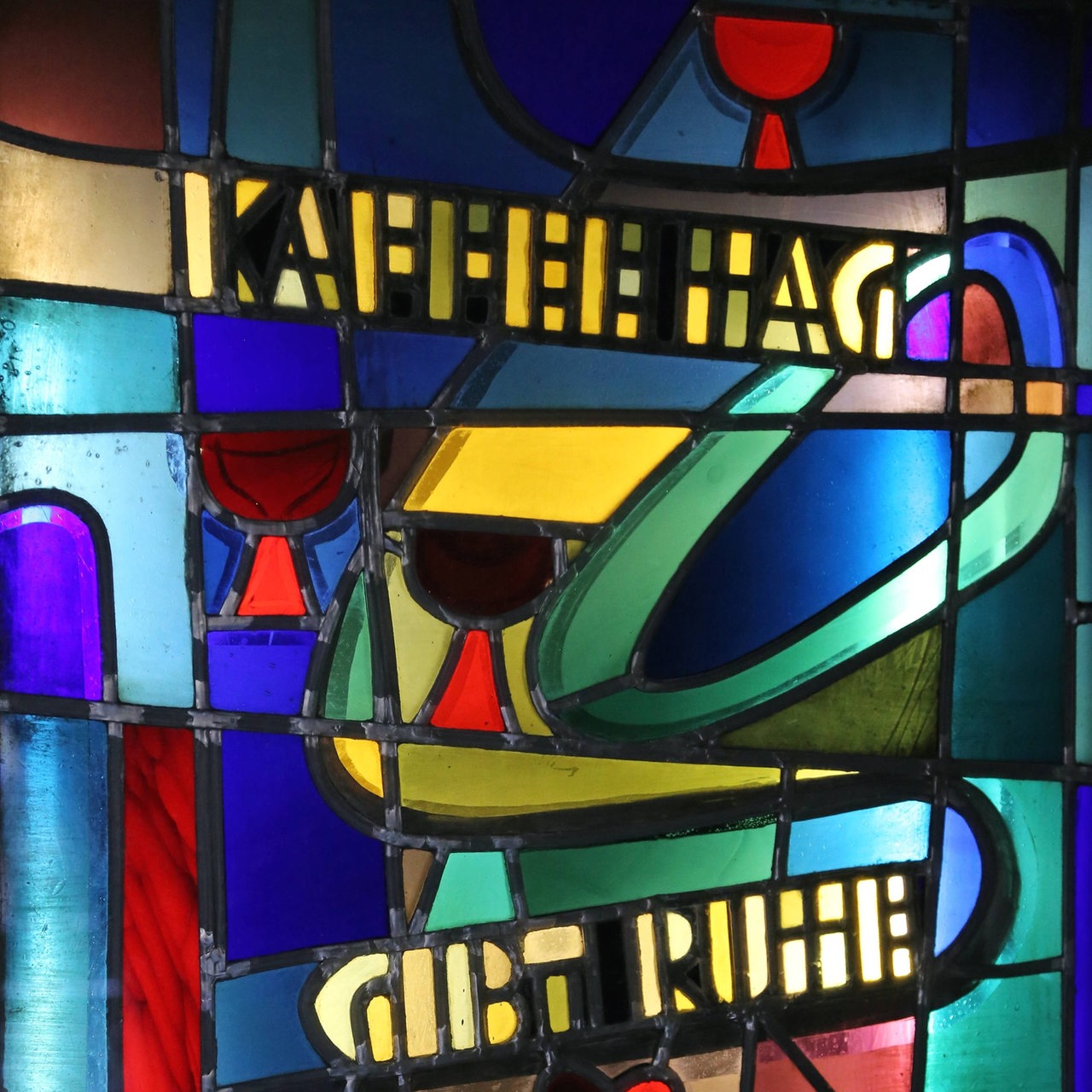 Altes Buntglasfenster von Kaffee Hag in der Böttcherstraße