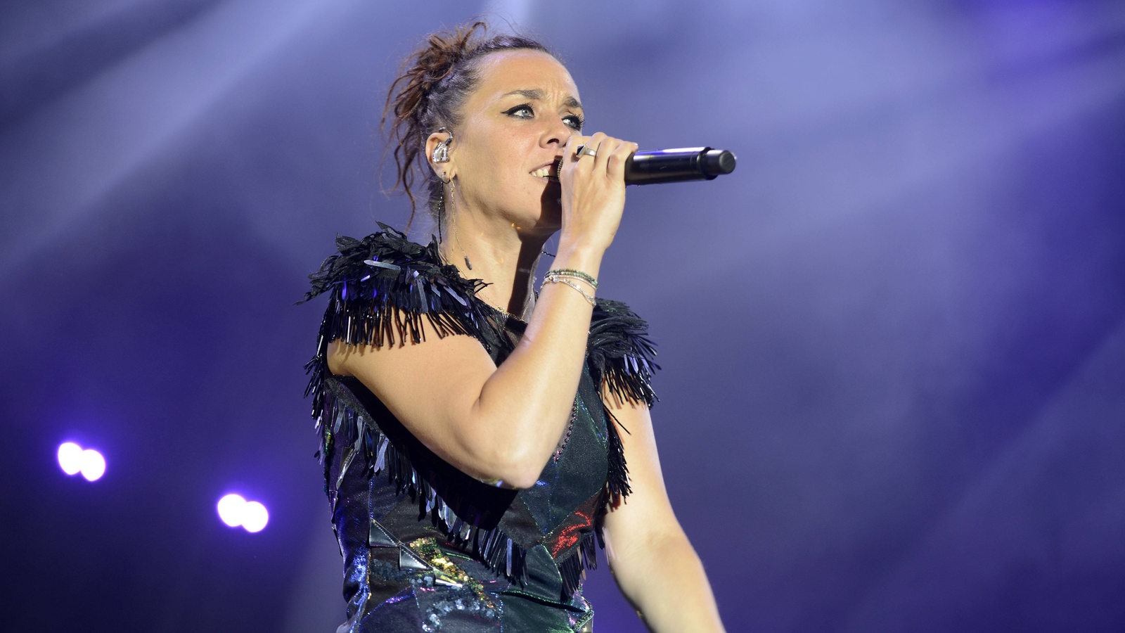 Die Sängerin Zaz live auf der Bühne 2019 in der Lüneburger Heide