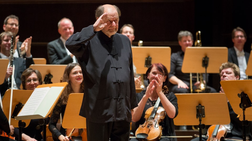 Die Deutsche Kammerphilharmonie Bremen in der Glocke mit Dirigent Sir Roger Norrington
