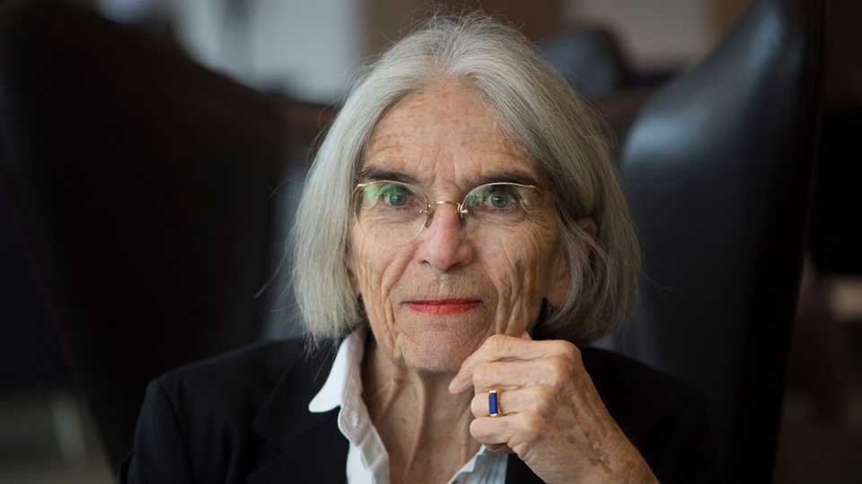 Donna Leon schaut in die Kamera (Archivbild)