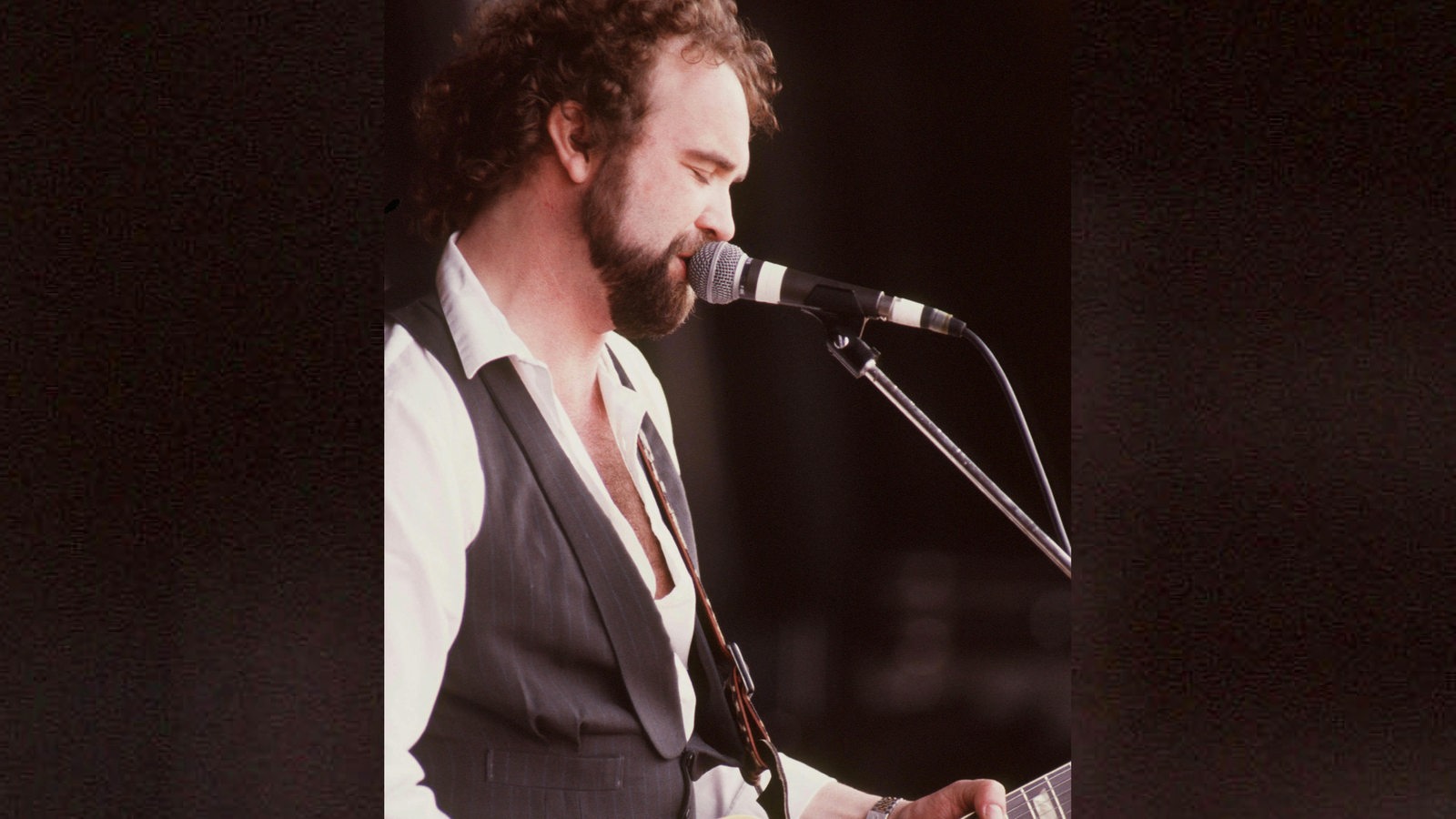 John Martyn 1986 bei einem Konzert (Archivbild)