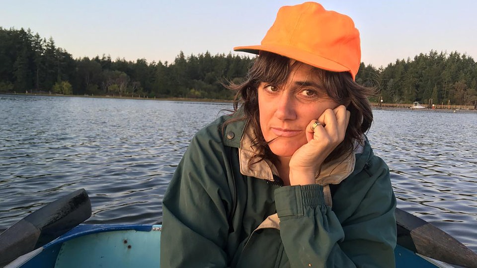 Porträt von Faye Driscoll auf einem Boot