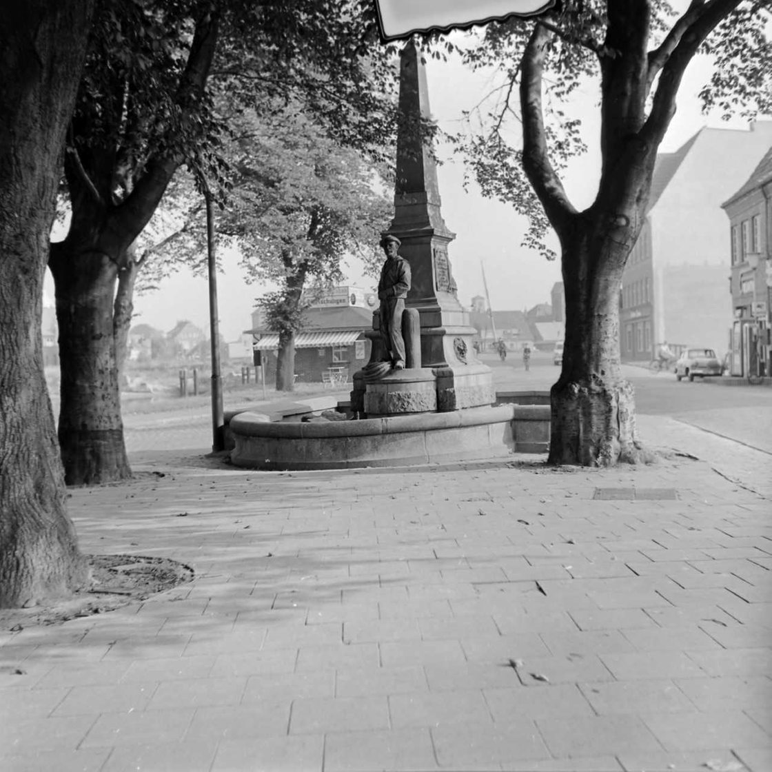 historische Aufnahme des Fürbringer Brunnens in Emden