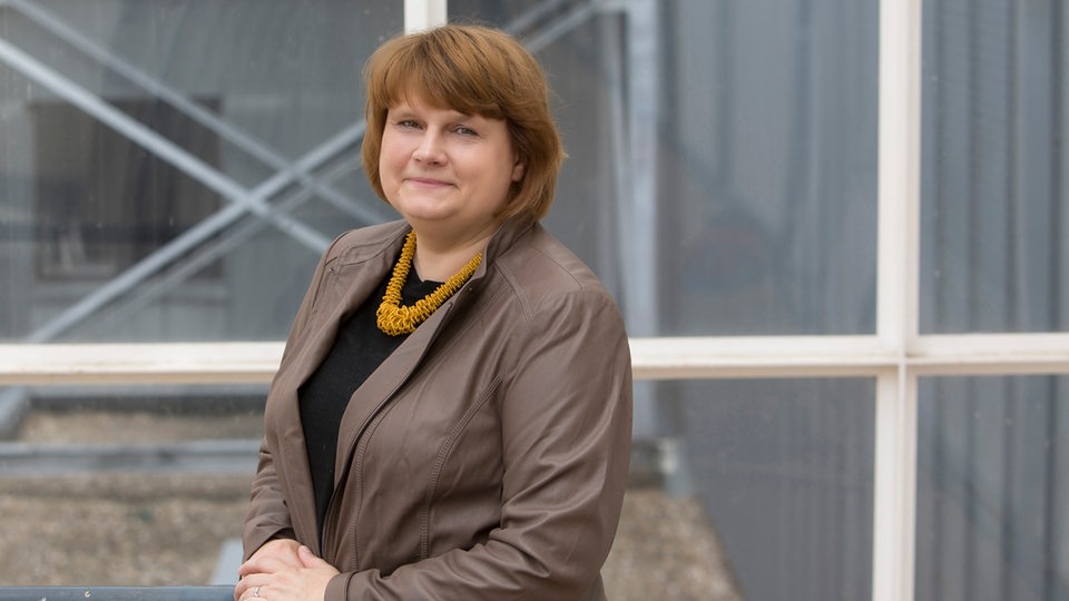 Porträt von Dr. Gabi Biesinger