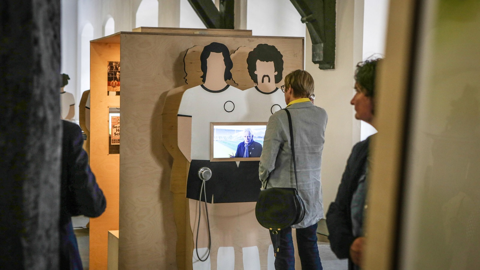 Ausstellungsimpressionen von "Günter Grass-Mein Fußballjahrhundert" in der unteren Rathaushalle in Bremen