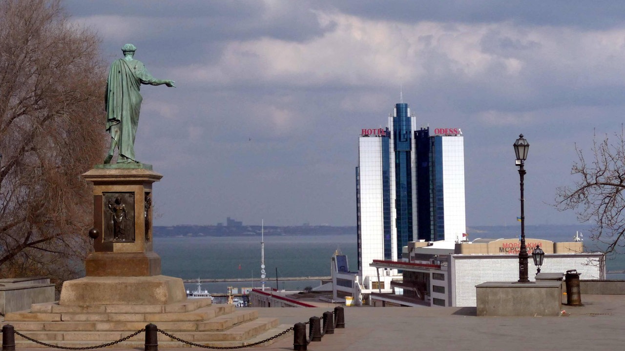 Ein Hotelgebäude in Odessa an der Ukrainischen Küste des Schwarzen Meers