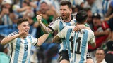 Lionel Messi bejubelt ein Tor.