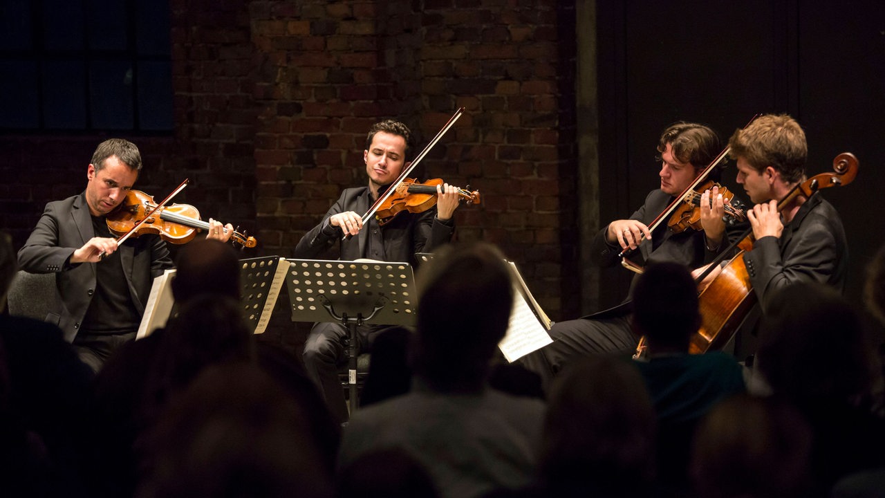 Das franzoesische Streichquartett Quatuor Ebene spielt im Rahmen der Ruhrtriennale 2014 im Maschinenhaus der Zeche Carl in Essen.