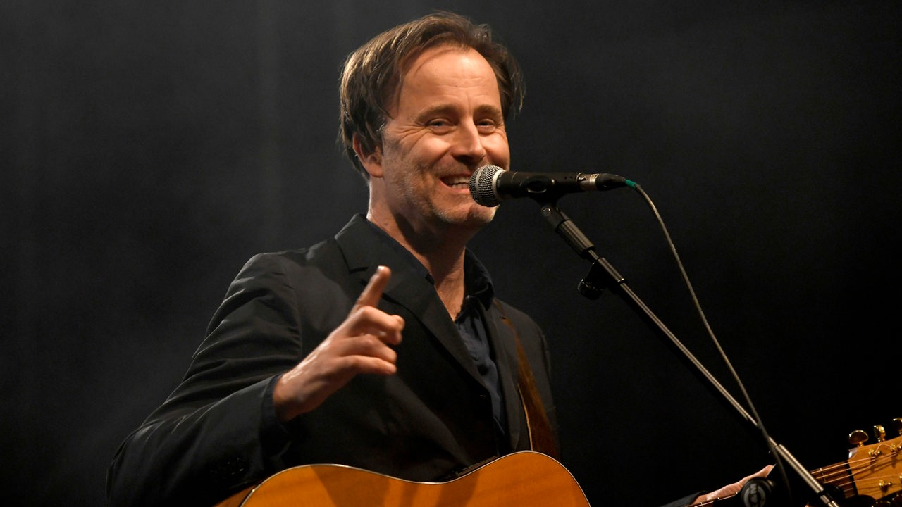 Dirk Darmstaedter von "The Jeremy Days" live im Musikzentrum Hannover, 2019 
