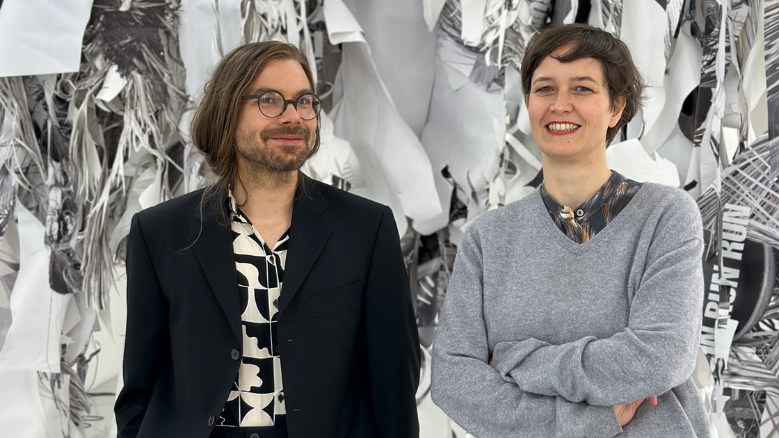 Daniel Neubacher und Nadja Quante in der Ausstellung im Künstlerhaus Bremen.