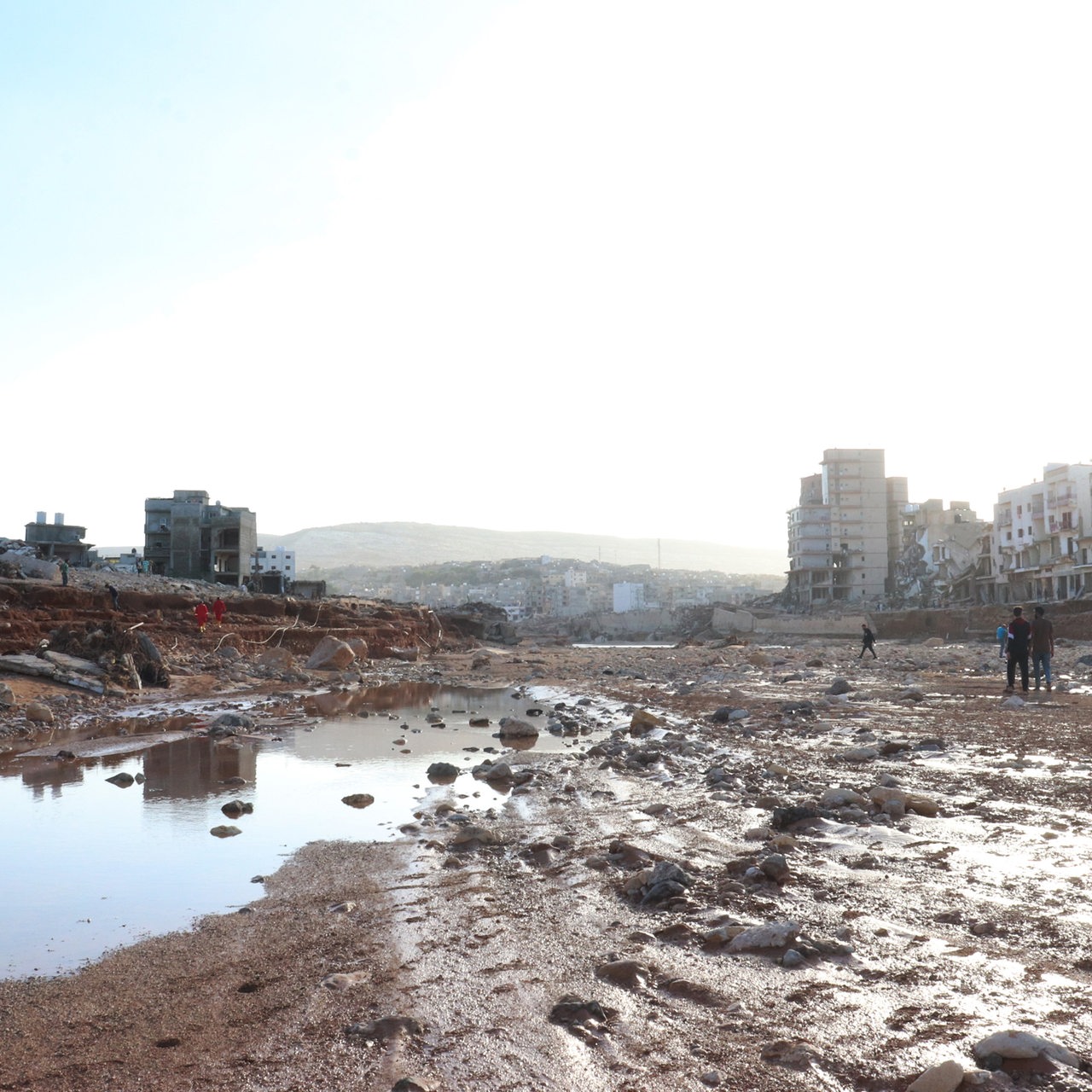 Ein Blick auf die Verwüstungen in den Katastrophengebieten nach den Überschwemmungen, die der Sturm Daniel in Derna, Libyen, am 12. September 2023 verursacht hat