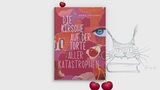 Cover: Marie Pavlenko, Die Kirsche auf der Torte aller Katastrophen,Thienemann Verlag, 18 Euro.