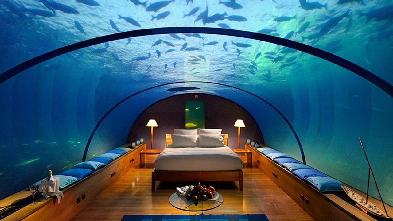 Ein Schlafzimmer in einem Unterwasserhotel
