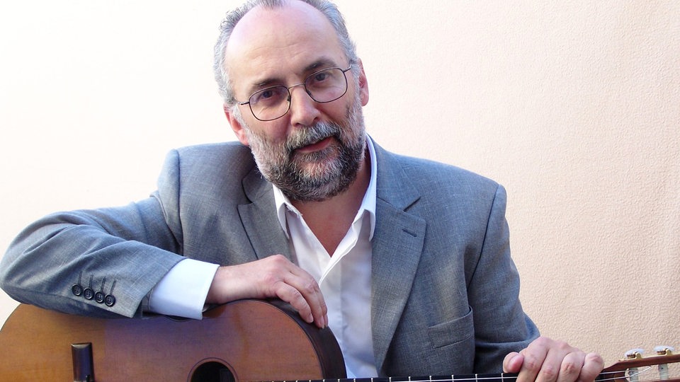 Pressebild des Gitarristen Maximo Diego Pujol