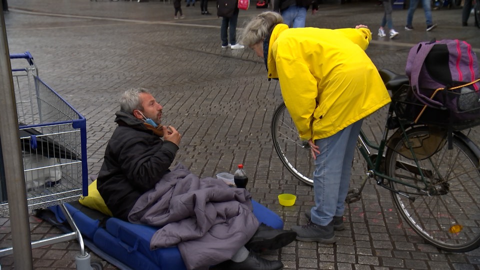 Gabriele Steinbach versorgt Obdachlose in Bremen