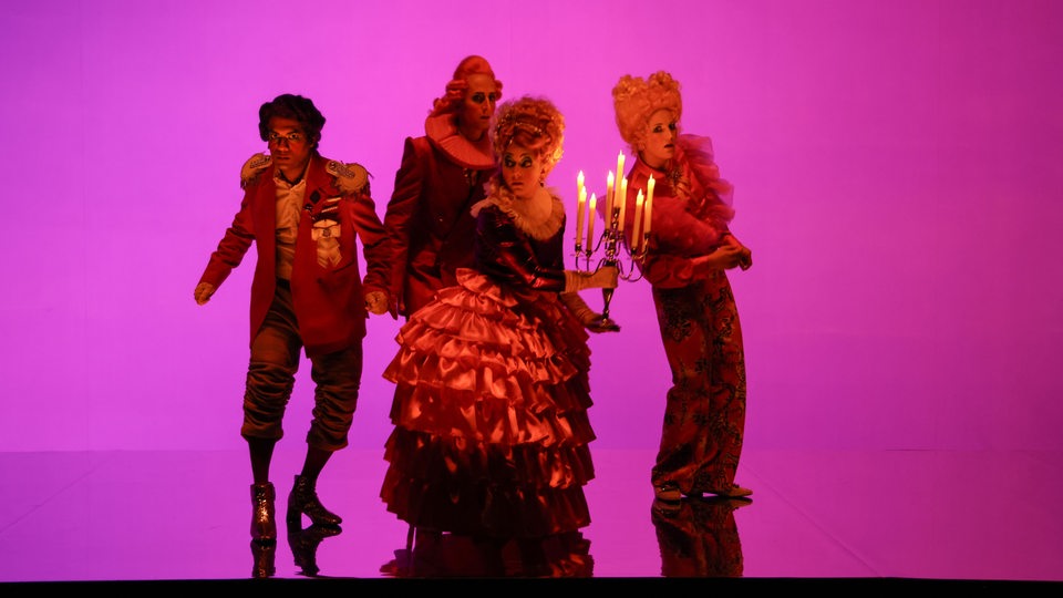 Szenenbild der Aufführung "Royals" am Theater Bremen