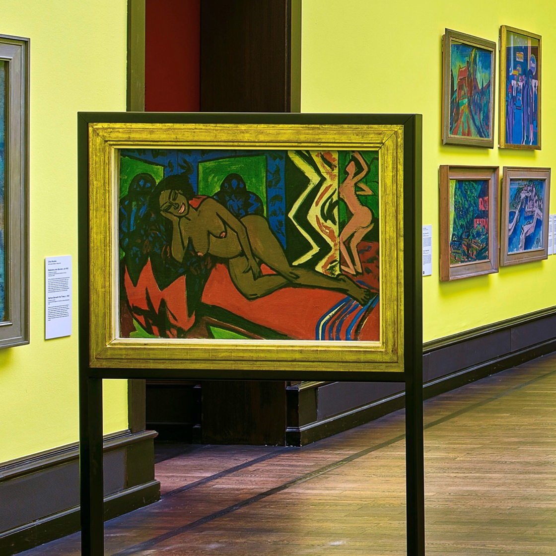 Installationsansicht Schlafende Milli (1911) von Ernst Ludwig Kirchner in der Sammlungsausstellung "Remix" in der Kunsthalle Bremen