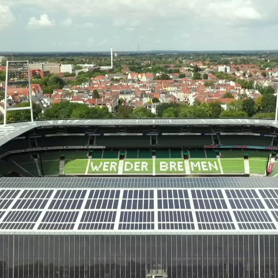 Ein Drohnenbild des leeren Weserstadions.