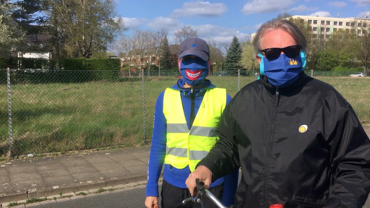 Tina Voß und Dietmar Wischmeyer mit lustigen MNS-Masken