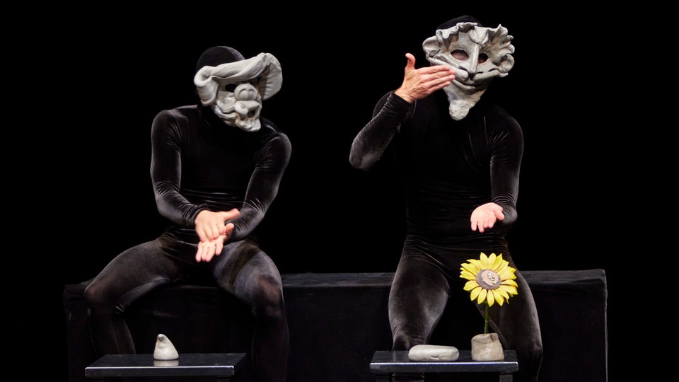 Die Theateraufführung " Mummenschanz".